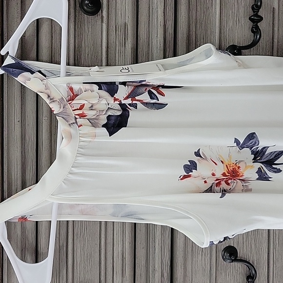 Chic Floral Midi Halter Dress. New With Tags - Picture 2 of 6